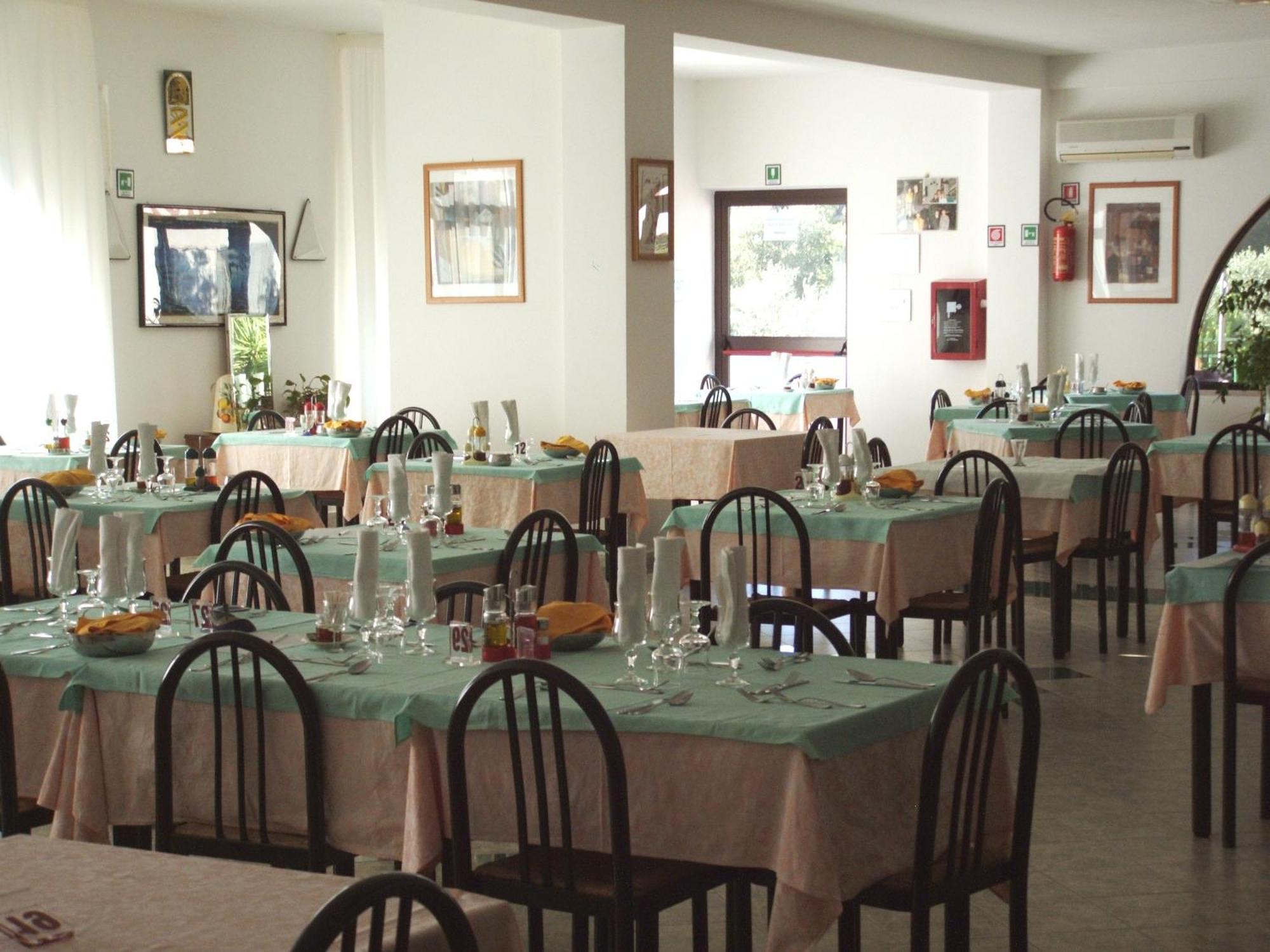 Hotel Piccolo Paradiso ペスキチ エクステリア 写真