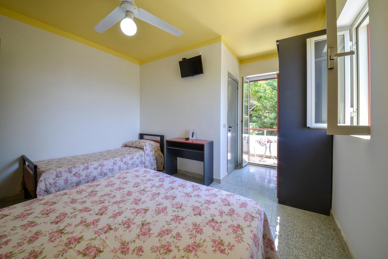 Hotel Piccolo Paradiso ペスキチ エクステリア 写真