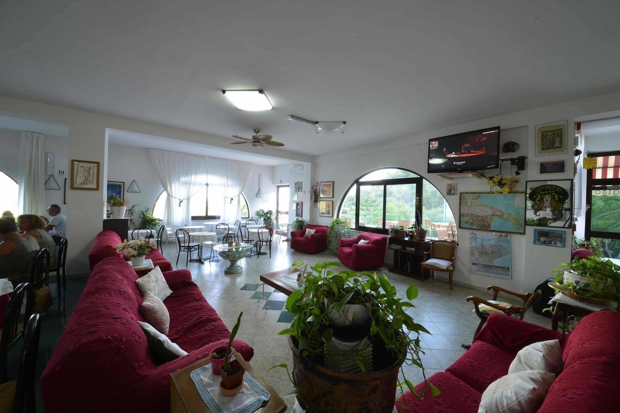 Hotel Piccolo Paradiso ペスキチ エクステリア 写真
