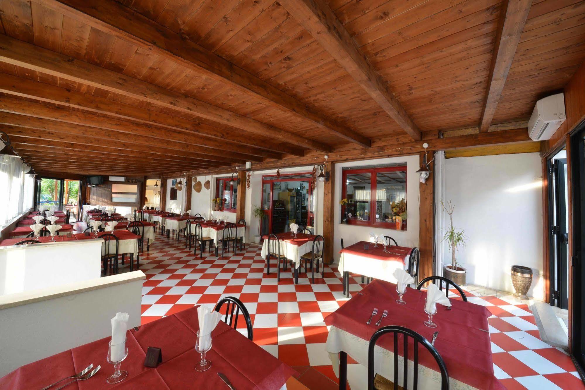 Hotel Piccolo Paradiso ペスキチ エクステリア 写真